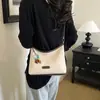 Bolso de axila retro de nicho grande para mujer, nuevo modelo 2026, bolso de mano de gran capacidad, bolso tote versátil para el día a día