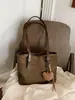 Bolsa de gran capacidad para el día a día, bolso tote retro mate otoño/invierno, estilo coreano, moderno y versátil bolso de hombro para mujer