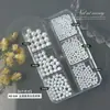 Conjunto de Caixa de Venda Quente com 12 Compartimentos Pérola Branca Off-White de Alto Brilho Tamanho Misto Redondo Cheio e Meio Conjunto de 6 Peças Decorações Brancas para Nail Art Atacado