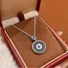 Nova Colar Redondo com Números Romanos e Concha para Mulheres, Corrente de Clavícula de Luxo Leve Nicho para Casais com Pingente de Zircônia em Resina