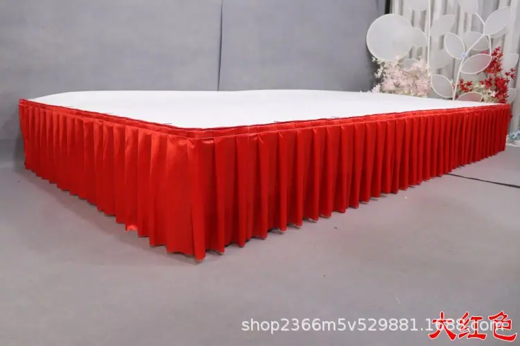 大红色台裙