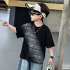 Conjunto de Camisetas de Manga Curta para Meninos Verão 2026 Novo Tendência Legal Shorts Jeans para Meninos Conjunto de Duas Peças Roupa de Verão para Crianças Pequenas t
