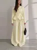 Moda femenina transfronteriza: nueva colección de otoño con blazer de cuello en V de estilo europeo y americano, cintura entallada y conjunto de pantalones casuales de pierna ancha