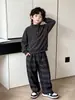Conjunto de suéter e calça xadrez para meninos, primavera e outono, estilo coreano, conjunto de duas peças moderno e estiloso para crianças, adequado para crianças pequenas e médias, para exportação transfronteiriça