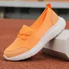 Zapatos Casuales para Mujer 2024 Nuevos Zapatos para Madres Ligeros para Caminar y Viajar Ligeros Transpirables Sin Cordones Zapatos de Exterior para Mujer