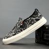 2026 Nuevos Zapatos de Tela para Hombre de Primavera Planos Estampados de Moda Diseño de Nicho Versátiles Transpirables Tenis Zapatos Casuales para Hombre