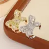 Anillo de lazo de diamantes de lujo ligero de Dongdaemun coreano para mujer, exquisito diseño de nicho de moda que combina con todo.