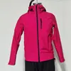 Chaqueta rígida para exteriores, estilo hombre, adecuada para primavera y otoño, impermeable y cortavientos, con un diseño estilo Bata