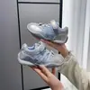 Sapatos Casuais Versáteis da Moda para Meninas 2026 Primavera/Verão Novos Sapatos Estilo Retro Forrest Gump para Crianças Maiores Tendência Sapatos de Treino Alemães