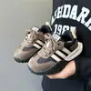 Zapatos Deportivos Infantiles 2025 Primavera y Otoño Nuevo Estilo Zapatos Casuales de Correr de Cuero Suave para Niños Zapatos Cómodos para Bebés Niñas