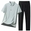Conjunto de Dos Piezas para Hombre de Verano: Camisa Polo de Manga Corta Transpirable de Seda de Hielo y Pantalones Largos para Deportes y Ocio Juvenil, Transpirable de Seda de Hielo