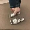 Sandalias Plateadas Plisadas Estilo Retro para Mujer, Modelo Nuevo 2026 con Tacón Grueso y Punta Cuadrada, Adecuadas para Uso en Exteriores, Sandalias Estilo Hada para Mamá