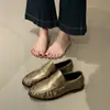 Zapatos planos hechos a mano de moda retro con pliegues 2026 primavera nuevos zapatos de cuero estilo británico para mujer zapatos planos de piel de anguila