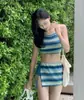 Traje de baño de dos piezas a rayas dopamina para mujer, nuevo modelo 2026, alta gama, sin espalda, sin tirantes, estilo falda, conjunto de tres piezas adelgazante para chicas calientes