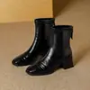 Botines de cuero cortos para otoño e invierno, nuevo estilo británico, cómodos para los pies, tacón medio, tacón grueso, punta cuadrada, cremallera trasera, botines Martin para mujer