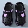 Sapatos Furados Femininos de Verão de Cintura Alta Antiderrapantes Respiráveis Chinelos Sola Grossa de EVA Fofos Resistentes ao Desgaste Pés Sem Cheiro Chinelos Baotou