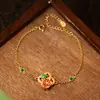 Verão 2025 Novo Estilo Chinês Tendência Nacional Esmalte Flor Riqueza Vintage Design Nicho de Luxo Pulseira de Jade Hetian Imitação