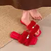 Pantuflas peludas de suela blanda estilo casual, nuevo modelo de otoño 2026, pantuflas planas sin cordones de lujo discreto para mujer, adecuadas para salir, venta al por mayor