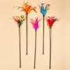 Palo para gatos con plumas nuevo transfronterizo varilla de plástico bola de ratán con plumas palo para gatos palo resistente a mordeduras de gato Palo interactivo para gatos venta al por mayor