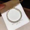 Pulsera de Hebilla Cuadrada de Circonita Chapada en Oro Real de 18k Pulsera Retro de Lujo Ligero de Gama Alta Joyería de Mano para Mujeres