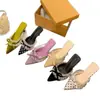 Nuevas sandalias de cordones cerradas, elegantes y cómodas, para 2026, impresionantes zapatos de tacón alto de punta con lunares para mujer