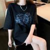 Camiseta Curta Preta Ins Tendência para Mulheres Verão 2025 Nova Solta Comprimento Médio Estampa de Coração Efeito Emagrecedor Top para Mulheres