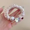 1. Goma para el pelo vintage de flores oscuras con una textura madura y suave, adecuada para ir al trabajo, accesorio para el cabello duradero y versátil para mujeres
