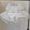 Vestido de Anfitriona para Niñas Blancas, Vestido de Fiesta de Cumpleaños para Niña de las Flores con una Hermosa Cola, Dulce Vestido de Princesa para el Día a Día