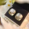 Brincos de Metal Escovado para Mulheres, Brincos Quadrados Geométricos de Cor Contrastante, Brincos Únicos de Estilo Luxo Acessível Atacado