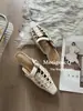 Zapatos de mujer europeos 26 moda de primavera piel de becerro suave encerada punta fina con tira casual planos Mary Jane