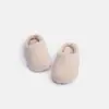 Zapatos de Algodón Cálidos de Doble Capa de Color Liso para Niñas con Felpa 2026 Otoño/Invierno Nuevos Elegantes Versátiles Zapatillas de Casa de Algodón Zapatos Peludos