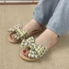 Moda de Tela Nuevo Estilo Lazo Zapatillas Domésticas de Algodón y Lino para Mujer Verano Domésticas de Suela Gruesa Zapatillas de Paja de Verano