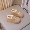 Sapatos de Pão Forrados com Fleece para Crianças 2025 Outono/Inverno Novo Estilo Design de Velcro Casual Versátil Sapatos Plataforma Sapatos de Algodão Antiderrapantes