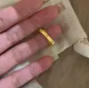 Anillo Retro Mercury Note Golden Starburst Cepillado Casual Nicho Gama Alta Exquisito Temperamento Anillo para Dedo Índice para Mujeres