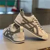 Sapatos Masculinos Primavera 2026 Novo Estilo Verão Versátil Retro Sola Reta Tendência Celebridade da Internet Mais Vendido Sapatos Casuais Esportivos para Homens