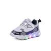 Al por mayor Zapatillas Luminosas Nuevas de Dibujos Animados para Niños Primavera y Verano para Niños Pequeños y Medianos Zapatillas Luminosas con Velcro Zapatos Casuales