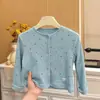 Camiseta de menina para Primavera e Outono, moda estilosa para bebês e crianças, cardigã colorido de bolinhas estilo coreano da moda, camiseta básica fresca e versátil