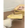Primeiro encontro com sapatos amarelo creme! Sapatos rasos elegantes de bico redondo com laço para mulheres, primavera de 2026, sapatos para o dia a dia, rasos, sola macia