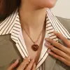 Collar de Corazón de Acero Inoxidable Myya Colgante de Girasol Retro Maillard Europeo y Americano Collar Listo para Usar al por Mayor Joyería para Mujer