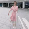 Vestido Midi de Manga Curta com Decote V Falso Duas Peças Verão 2026 Emagrecedor Estilo Francês Vestido Longo Cintura Marcada Saia Evasê Feminina