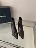 []Botas Curtas Femininas 2026 Outono Novo Estilo Salto Fino Bico Fino Salto Alto Nicho Botas Marrons para Combinar com Saias Botas Slim