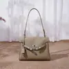 Nova bolsa de ombro elegante e versátil de 2026, clássica e única, perfeita para o dia a dia, com grande capacidade e design quadrado feita de couro genuíno