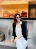 Camisa de linho estilo francês, estética "old money", com sobreposição de suéter de tricô, top de duas peças para mulheres, cardigã suéter casual e elegante para primavera e outono