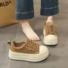 Zapatillas de plataforma gruesa estilo coreano para mujer, colección otoño 2026, versátiles, hacen que los pies parezcan más pequeños, casuales, súper modernas, zapatillas de moda