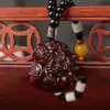 Atacado escultura em jacarandá peça de cabo de mão cão selvagem corajoso cabo de bule pingente Hu ornamentos treme mercadoria viva artesanato presentes