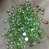 Cabochões Redondos Lisos Naturais de Peridoto com Fundo Plano para Joias - Atacado 1,5 mm a 4 mm