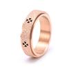 Joyería europea y americana simple pequeña fresca personalidad esmerilada hueca trébol de cuatro hojas anillo giratorio de acero inoxidable anillo para dama