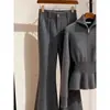 Traje de Punto Chic Maduro Estilo Nuevo 2025 para Mujer, Conjunto de Dos Piezas con Chaqueta Moldeadora de Cintura y Pantalones de Campana, Efecto Adelgazante de Otoño