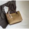 Bolso de hombro de gran capacidad para uso diario con texto, primavera de 2025, nuevo bolso de mano moderno con costuras a la moda.