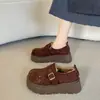 Sapatos casuais slip-on de sola grossa 2026 retro novo fogos de artifício sapatos Birkenstock estilo britânico mocassins sapatos de um só cor bordado feminino